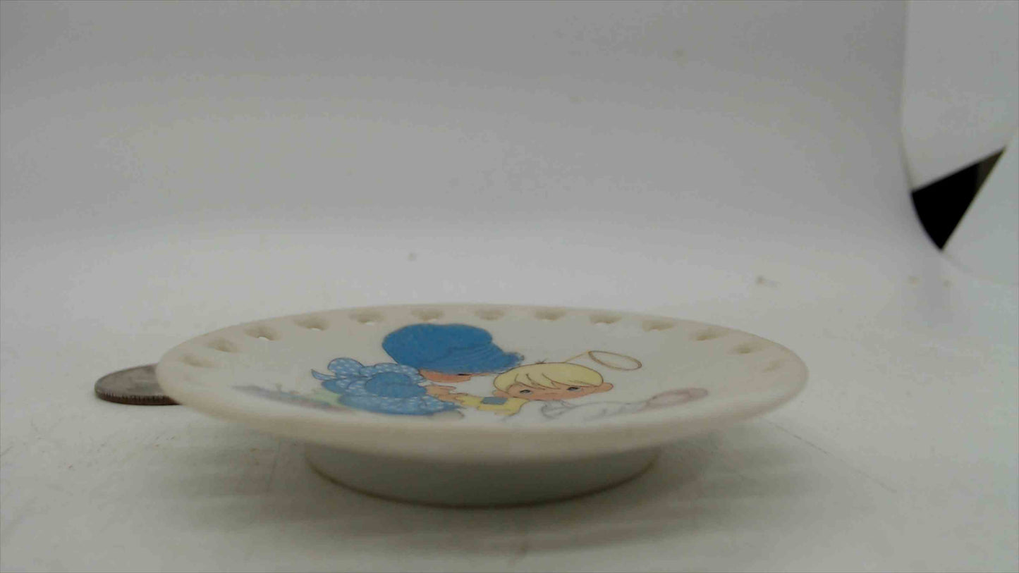 Enesco Precious Moments "Love Is Always Supportive" Miniature Reticulated Plate — 2.5", 1993, Made in China