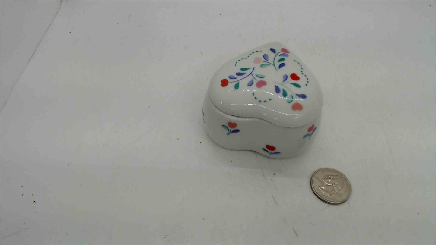 Germaine Monteil Heart-Shaped Porcelain Trinket Box — "My Heart Is in the Country," Made in Japan