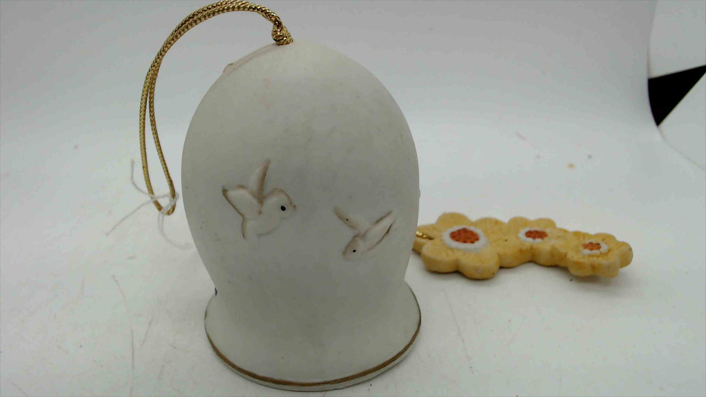 Jasco 1981 Porcelain Bell Ornament – Girl with Bouquet & Hummingbirds – Taiwan – Flower Clapper