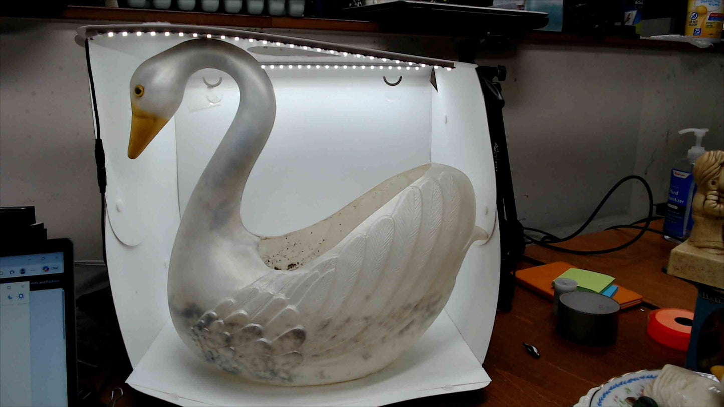 Swan Blow Mold Planter Union Products MA 1987