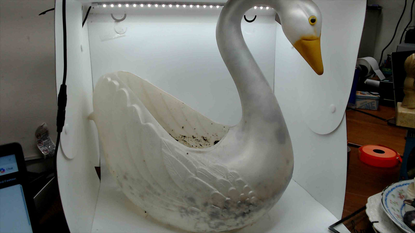 Swan Blow Mold Planter Union Products MA 1987