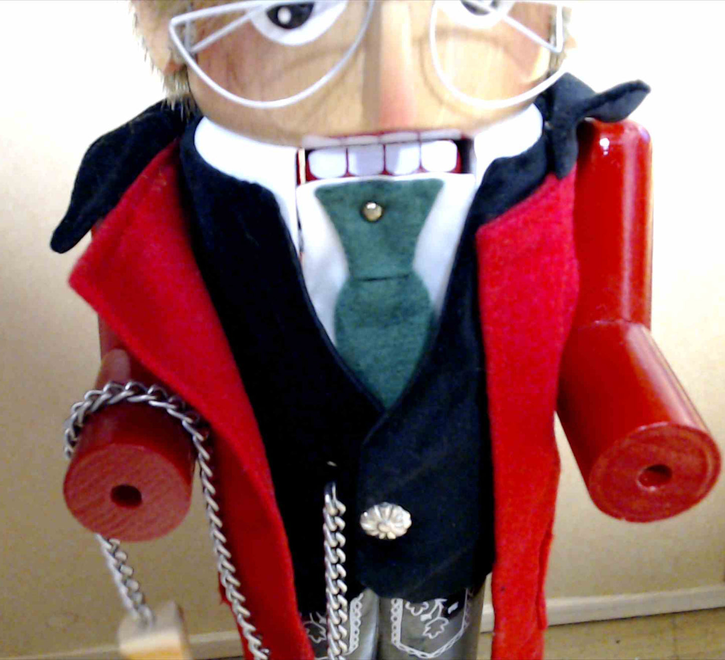 Christian Stienbach KING OF NUTCRACKERS Germany MISSING PARTS