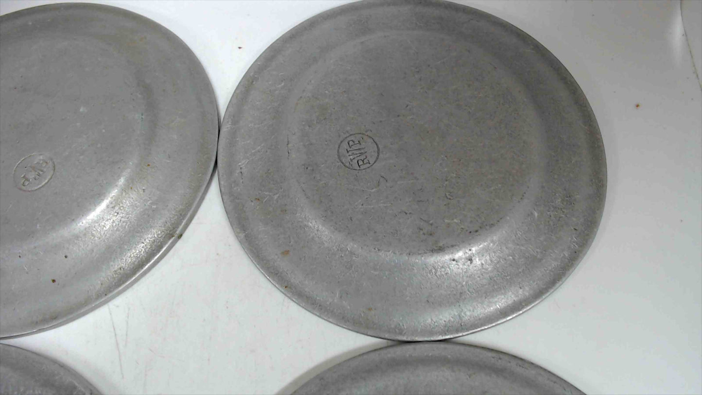 Lot of 4 Wilton RWP 6" bread plates