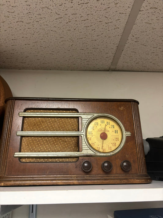 Sears Roebuck Art Deco Silverstone Radio